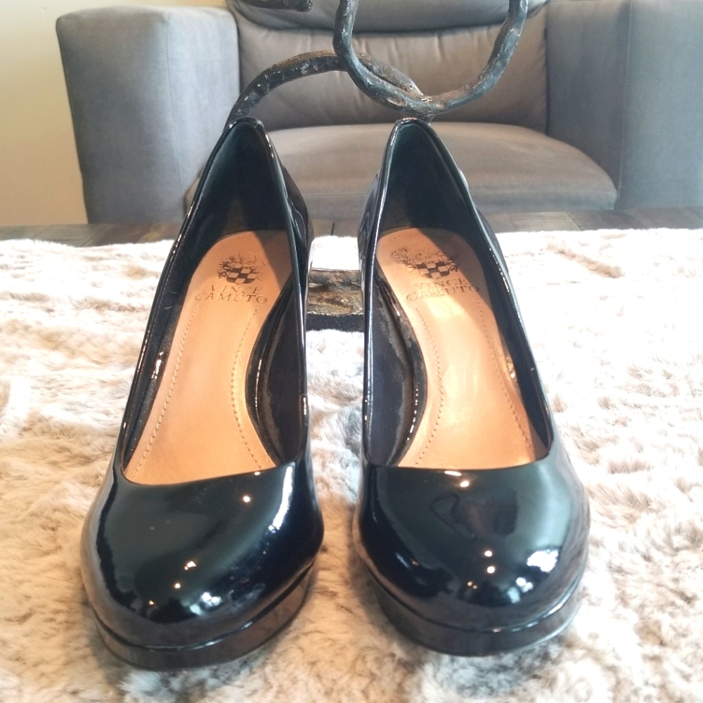 Women's Vince Camuto Black Patent leather Pumps